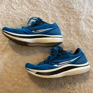 Saucony mens sneakers - very good condition